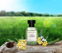 Lux Florere - An embracing scent of meadow blooms.       Fragrance 50ml / 1.7 oz.